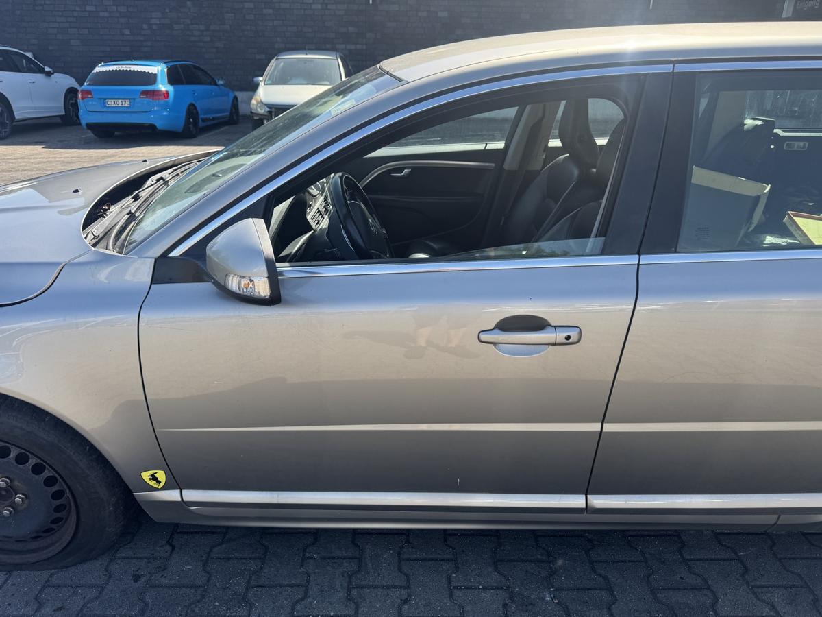 Volvo V70 original T&uuml;r vorn links 484 Seashell Metallic Rohbau Bj.2009